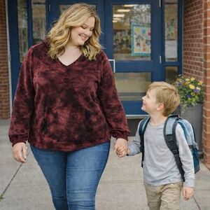 LIVI Women's Maroon Tie-Dye Velvet Sz 18/20 Hoodie Comfortable Easy Care